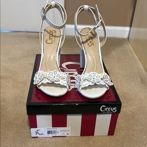 Circus by Sam Edelman White Floral Heels